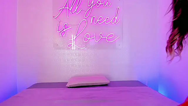 aleksandramiller  online show from November 25, 4:47 am