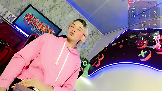 Madison Mujica online show from October 21, 11:25 am