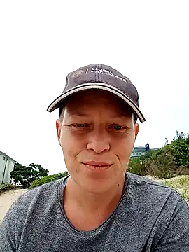 ComeAsYouAre online show from November 14, 7:41 am