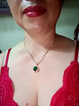 Kim-Anhh online show from October 4, 3:27 pm