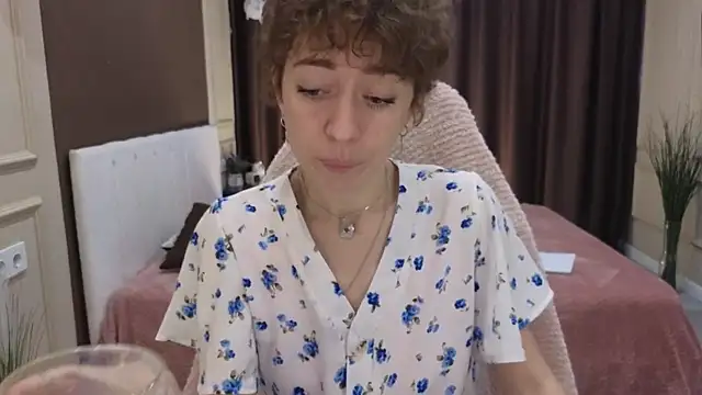 daniellia  online show from September 23, 8:01 am