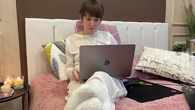 daniellia  online show from March 31, 2:50 pm