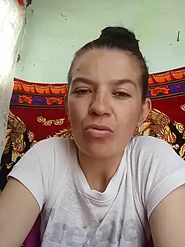 alinaalinutzq online show from May 20, 11:18 am