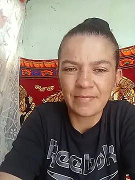alinaalinutzq online show from June 4, 9:14 am