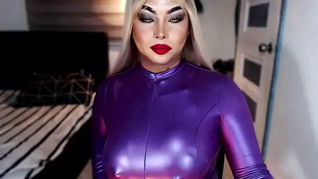 xTrixieMae online show from January 11, 4:45 pm