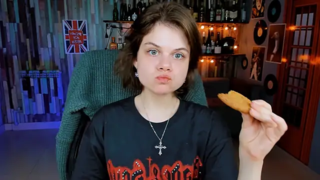 EllieMurler online show from November 15, 9:10 am