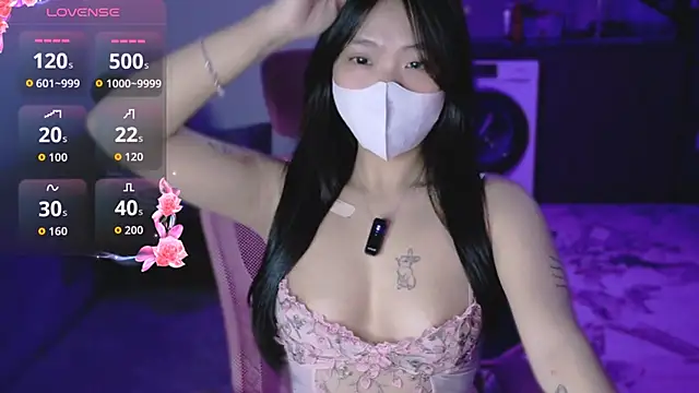 Phuong Bee online show from May 9, 1:57 pm