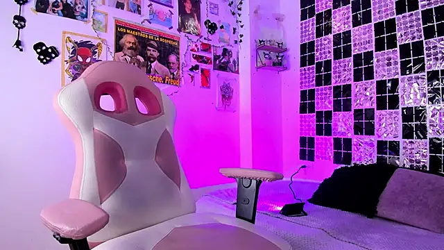 UchikyDoll online show from February 24, 5:55 pm