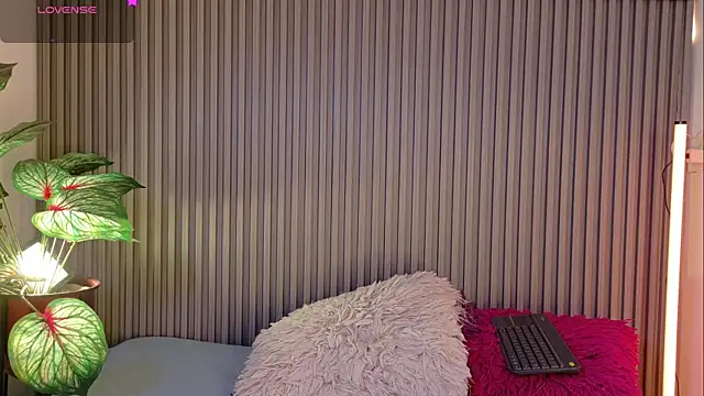 Celeste Presstigge online show from November 12, 9:24 pm