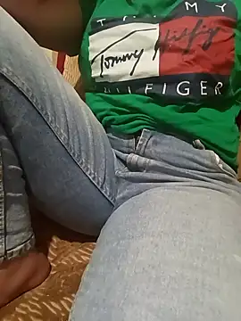 Mroma89six online show from October 29, 1:32 am