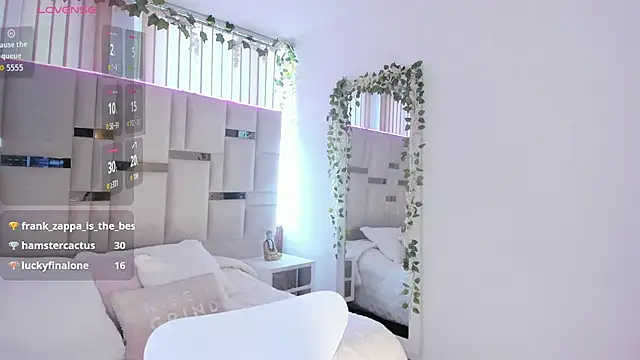 Zoey thompson online show from January 10, 7:29 pm