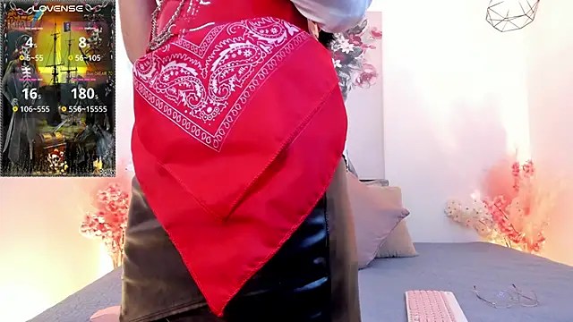 lucyy liiuu online show from October 31, 2:32 pm