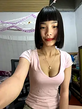 Snapshot of andymi1 chatting on October 2, 12:21 pm andymi1 online show from October 2, 12:21 pm
