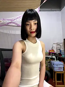 Snapshot of andymi1 chatting on October 19, 2:35 am andymi1 online show from October 19, 2:35 am