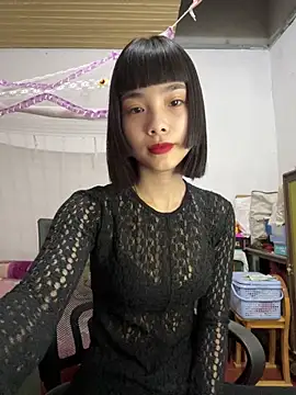 Snapshot of andymi1 chatting on October 17, 2:04 am andymi1 online show from October 17, 2:04 am