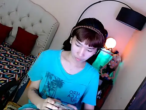 ShantalFoxxy  online show from October 27, 11:39 am