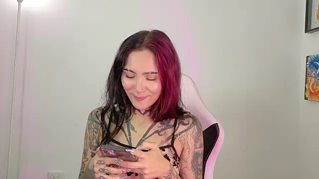 sara queen10 online show from April 21, 1:40 pm