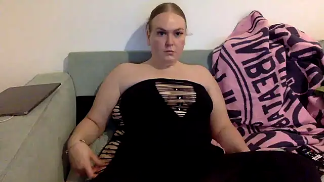 gracelovesxx online show from December 22, 4:10 pm