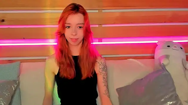 Lori Williams online show from October 9, 1:32 am