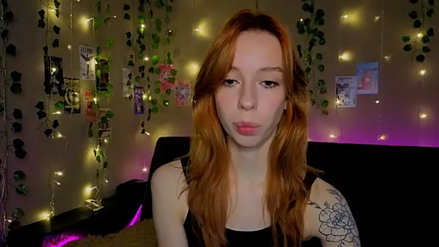 Lori Williams online show from February 24, 2:22 am