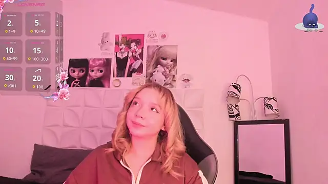 JuliethMoss online show from November 8, 9:20 pm