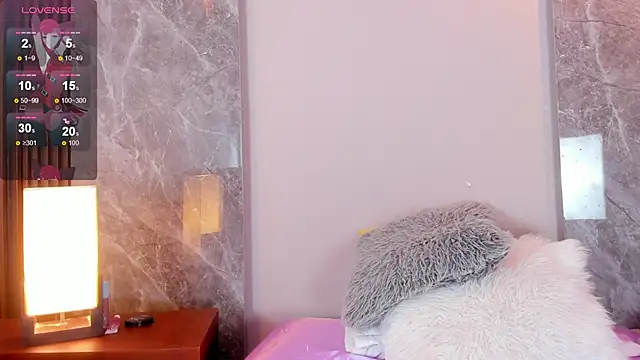 Emma hunter  online show from November 6, 4:07 am