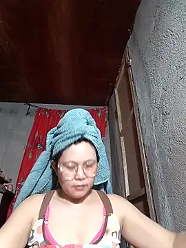 Everleigh mom online show from October 24, 1:12 am