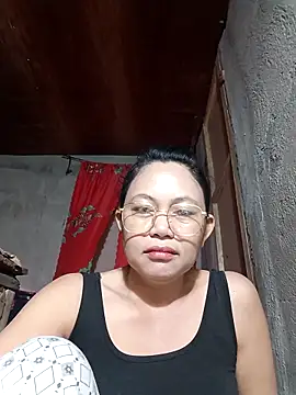 Everleigh mom online show from November 29, 8:57 pm