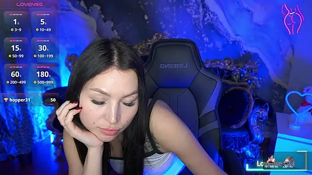 EliseVelour online show from March 11, 1:58 pm