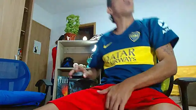 Snapshot of skinny23cm chatting on September 27, 9:11 pm skinny23cm online show from September 27, 9:11 pm