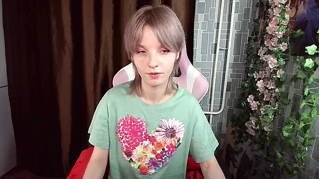 Madelaineses online show from April 26, 4:05 pm