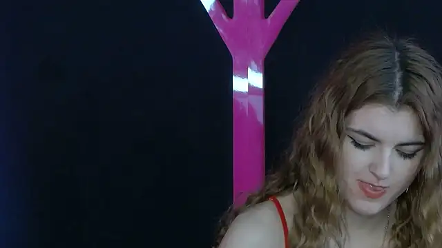 Evelisse online show from March 31, 9:31 am