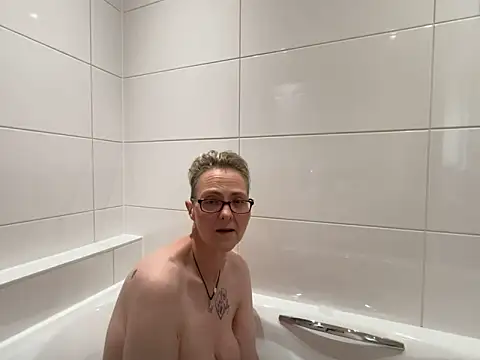 Curvy-Jinx online show from April 9, 12:32 pm