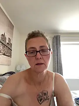 Snapshot of Curvy-Jinx chatting on September 24, 7:51 am Curvy-Jinx online show from September 24, 7:51 am
