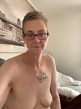 Curvy-Jinx online show from October 20, 2:20 pm