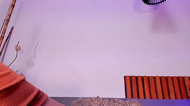 LunaAspen  online show from April 11, 6:11 pm