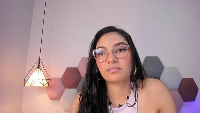 LunaAspen  online show from March 9, 6:00 pm