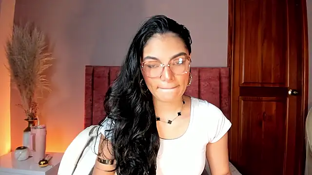 LunaAspen  online show from March 21, 5:51 pm