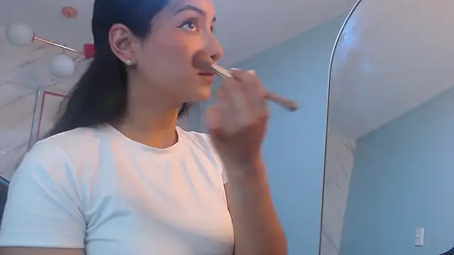 victoria hernandez t  online show from March 19, 1:59 pm