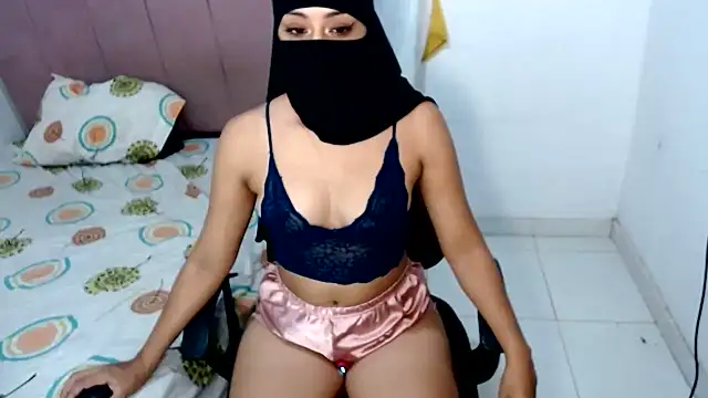 Layla Noor online show from July 25, 5:03 am