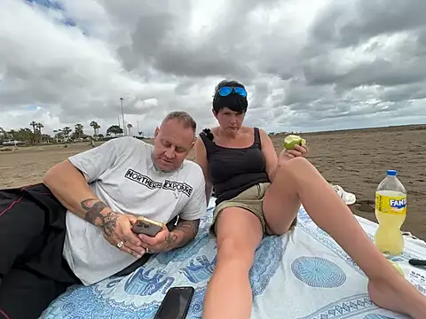 backdoorgalore4you online show from April 28, 10:52 am