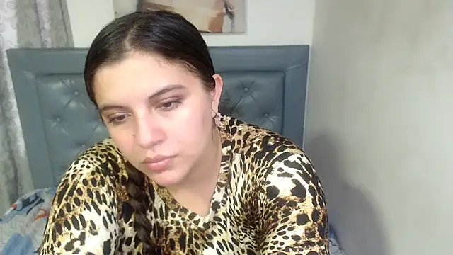 sarah aguilar online show from May 12, 7:20 pm