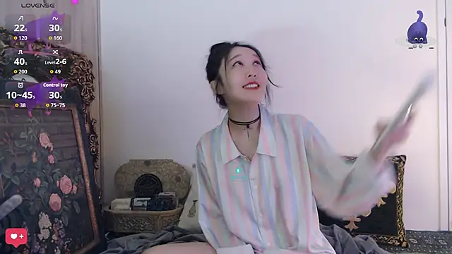 Etherealcat33 online show from October 29, 1:04 pm