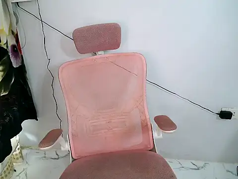 lovely kristine22 online show from December 5, 7:19 am