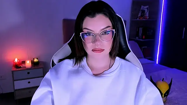 OphelianaRose33 online show from October 27, 10:48 pm