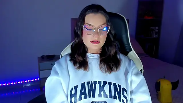 OphelianaRose33 online show from April 28, 2:27 am