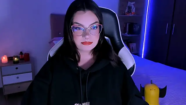 OphelianaRose33 online show from November 21, 10:12 pm