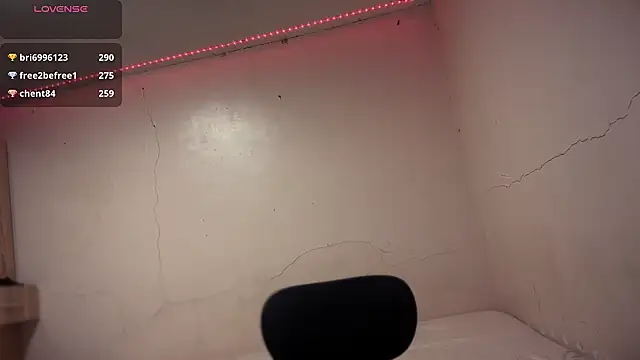 sabrina cutieee69 online show from July 17, 7:24 am