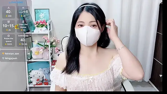 phuongnhi  online show from May 27, 12:57 pm