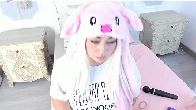 MeganStar   online show from October 18, 12:41 pm